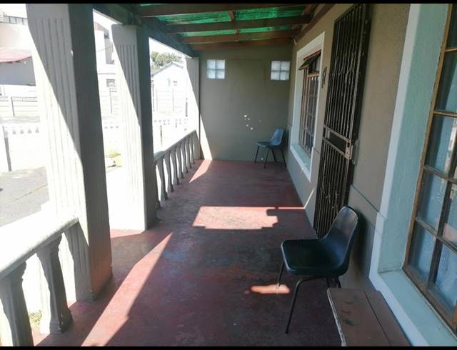 3 BEDROOM HOUSE FOR SALE IN SILVERTOWN